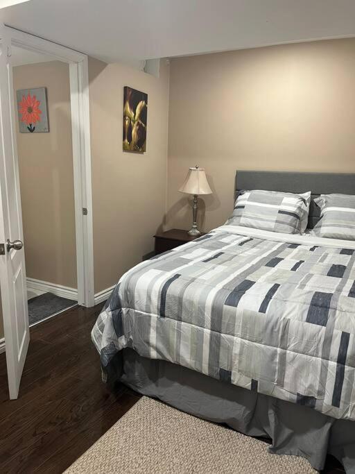 Bernie'S Basement Apartment Milton Exterior foto